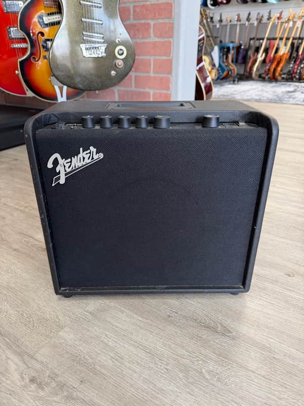 Fender Mustang LT25 25-Watt 1x8" Digital Modeling Guitar Combo 2019 - Present - Black image 1