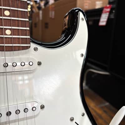 Fender Player Stratocaster Electric Guitar 2021 3-Color Sunburst w/Gator Hard Case image 9
