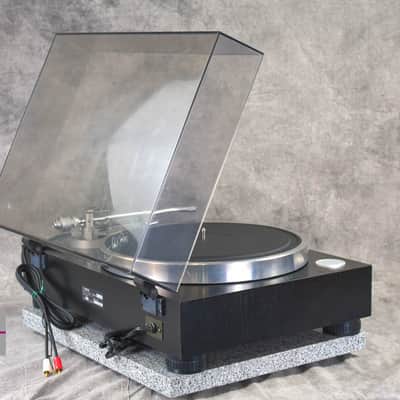 YAMAHA GT-750 Direct Drive Record Player Turntable in Very Good Condition image 3