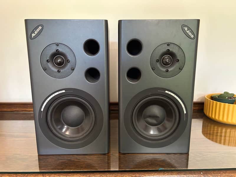 Alesis M1 Active MKII 6.5" Powered Studio Monitors (Pair) 2010s - Black image 1