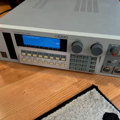 Akai S1000 MIDI Stereo Digital Sampler fully expanded
