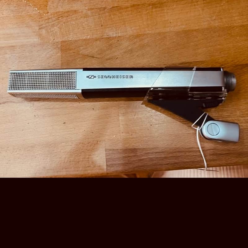 1971 - Present Sennheiser MD 441U Supercardioid Dynamic Microp...