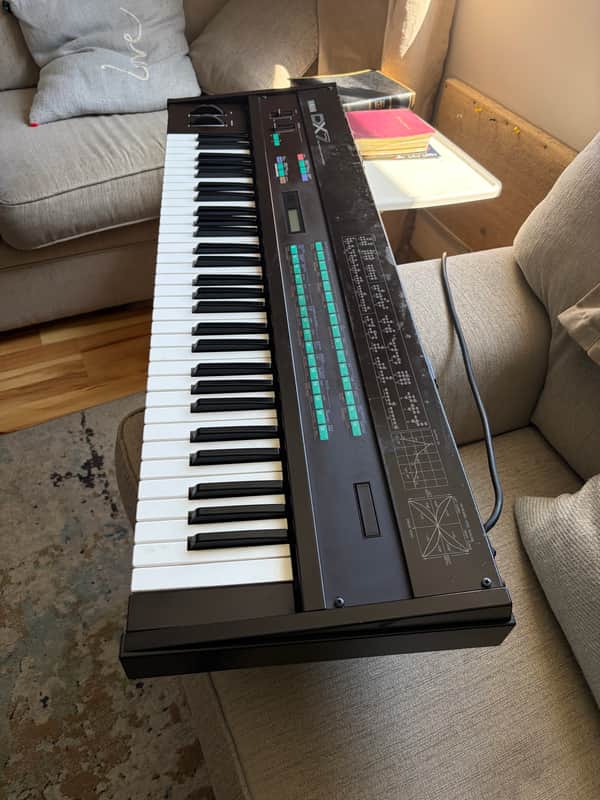 Yamaha DX7 Digital FM Synthesizer | Reverb Canada
