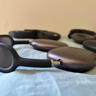 Apple - AirPods Max - Space Gray image 7
