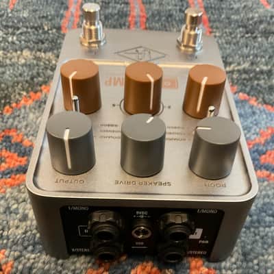 Universal Audio UAFX OX Stomp Dynamic Speaker Emulator Pedal image 3