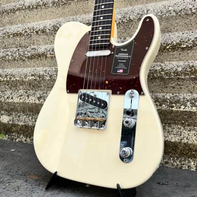 Fender American Professional II Telecaster® Rosewood Fingerboard, Olympic White 2022 image 2