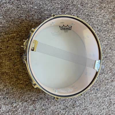 Ludwig 4x14 Classic Maple Piccolo Gold Sparkle Snare Drum image 7