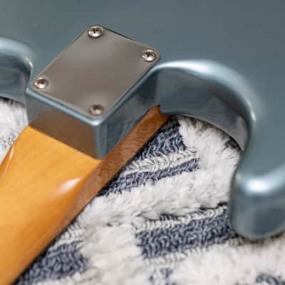 Fender Vintera '60s Stratocaster with Pau Ferro Fretboard 2019 - 2023 - Ice Blue Metallic image 11
