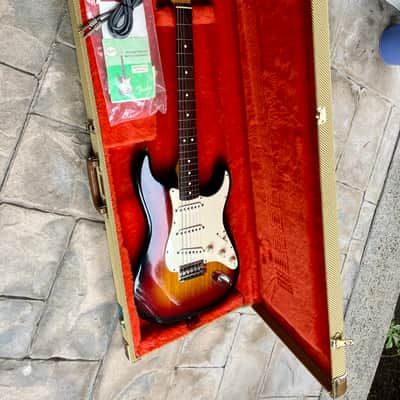 Fender Fender Stratocaster ‘62 AVRI (American Vintage Reissue) Fullerton Era 1982- 3 tone sunburst 1982 - Sunburst image 4