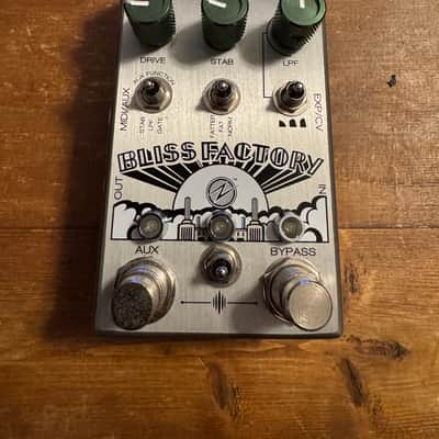 Chase Bliss Audio Zvex Bliss Factory ファズ Chase Bliss and Zvex unveil the collaborative Bliss Factory