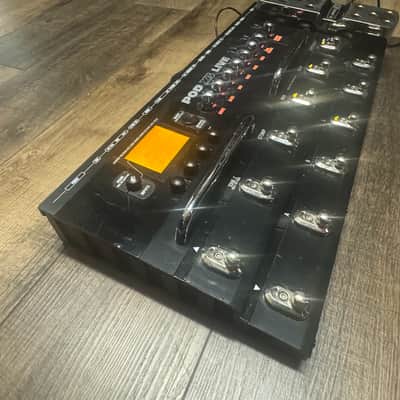 Line 6 POD X3 Live Multi-Effect and Amp Modeler 2007 - 2011 - Black image 3