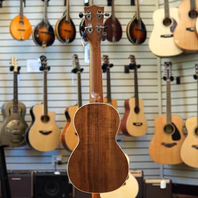 Martin 2K All-solid Hawaiian Koa Concert Ukulele w/Padded Gig Bag image 6