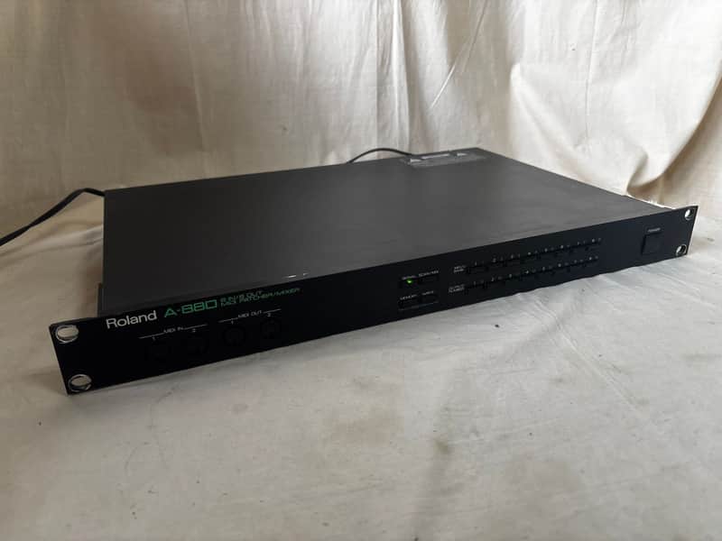 Roland A-880 8 IN/8 OUT MIDI PATCHER / MIXER Midi PatchBay | Reverb