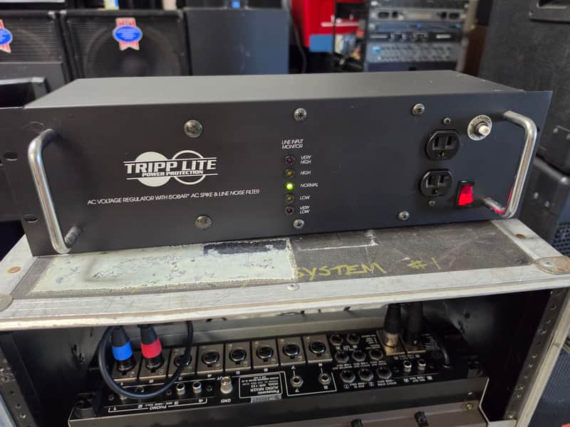 TRIPLITE LCR-2400 Line conditioner image 1