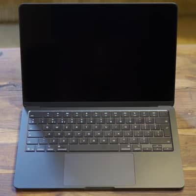 Apple MacBook Air 13” Midnight 32GB Ram 1TB 2025 - Midnight image 5