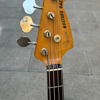 Fender Mustang made in Japan 2008 - Fiesta Red image 4
