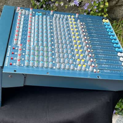 Allen & Heath MixWizard WZ3 20S 12-Channel / 20-Input Stereo Mixer 2004 - 2013 - Blue image 15