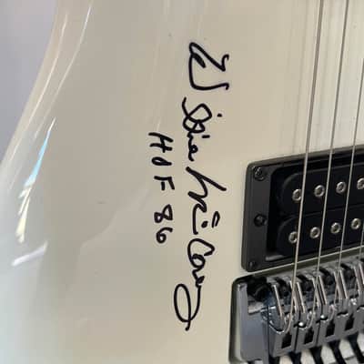 San Francisco Giants Autographed Collectible Joe Satriani Signature Model Electric Guitar (Pre-Owned) (Joe Satriani Private Collection) image 7