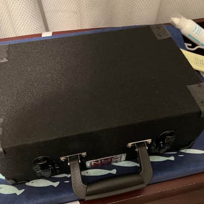 NYC Pedalboards Lunchbox Pedalboard image 2