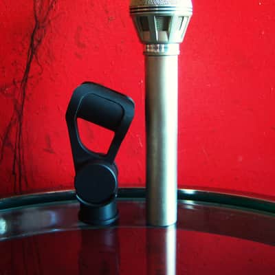 Vintage 1970's AKG D190E dynamic cardioid microphone w mic clip & pouch Low Z 200 OHMS D1000E # 3 image 12