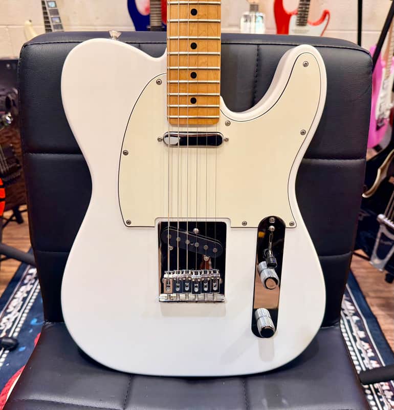 🌟MINT 2018🌟 Fender Player Telecaster Maple~  Polar White~ Mexican MIM Tele!