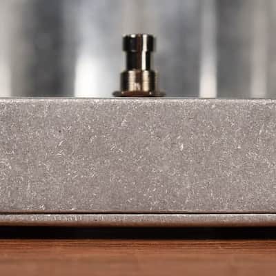 Electro-Harmonix EHX Hum Debugger Hum Eliminator Guitar Effect Pedal image 3