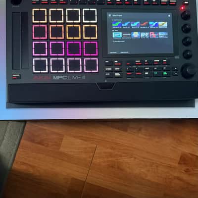 Akai MPC Live III 2026 - Like new image 1