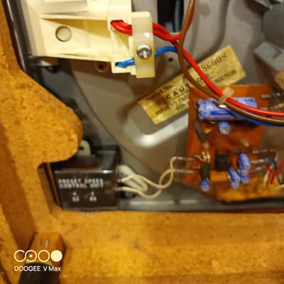 Garrard GT55 1977 - Simulated wood grain image 12