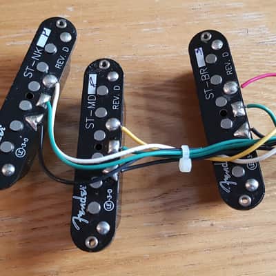 Fender Samarium Cobalt Noiseless (SCN) Stratocaster Pickups 2005 Black image 2