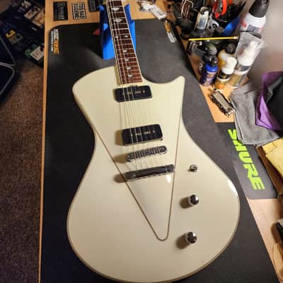 Ernie Ball Music Man Armada | 2014 | White image 8