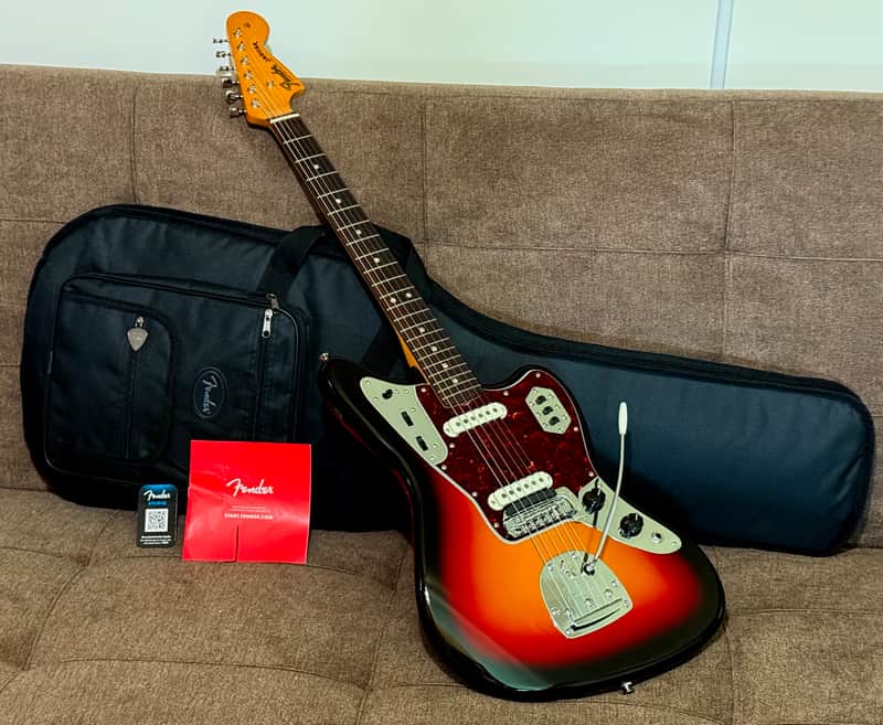 Fender Vintera III Mid '60s Jaguar with Fender Deluxe Gig Bag and case candy 2026 Model in 3-Color Sunburst
