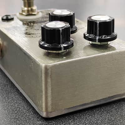 Demiurge Instruments GrizzlyBear 2010's Overdrive Pedal - Silver image 7