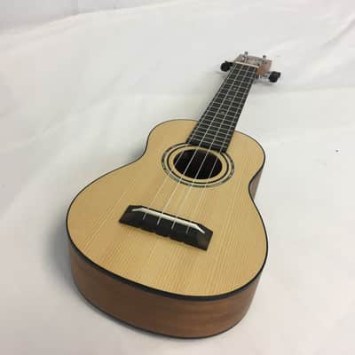 Alvarez RU26S Regent Series Spruce Top Soprano Ukulele