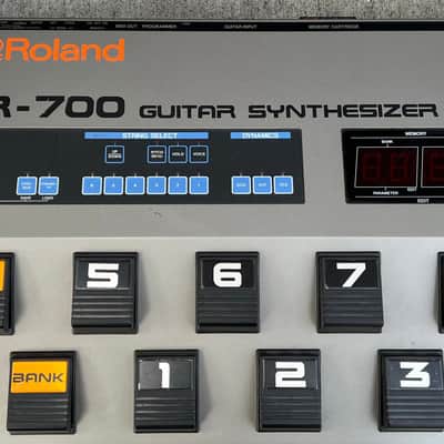 Roland GR-700 Guitar Synth (Pre-Owned)