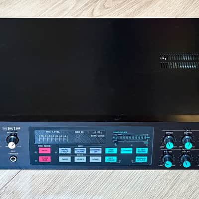 Akai S612 // Beautiful 12-bit Sampler