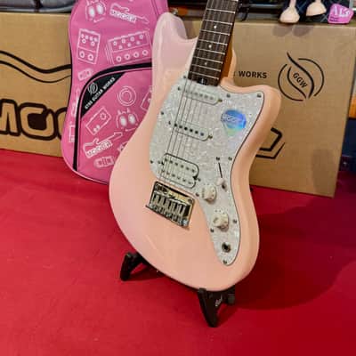 Mooer Guitars MLT10 (Travel/ Short Scale) CANDY PINK 2025 Super Light 2,5Kg image 4