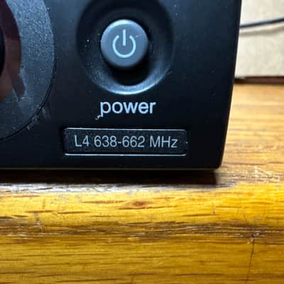 Shure SLX4 L4 Diversity Wireless Receiver image 2