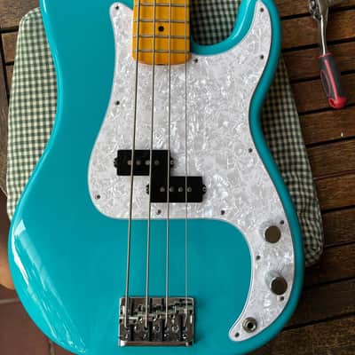 Fender American Professional II Precision Bass V with Maple Fretboard - Miami Blue image 2