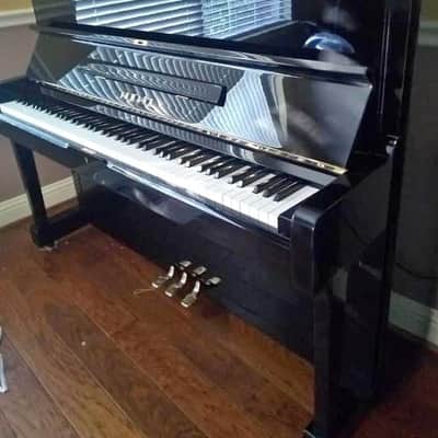 Yamaha U3 - Glossy image 1