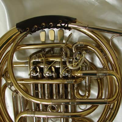 **HOLTON FARKAS H180 DOUBLE FRENCH HORN** NEAR MINT! image 6