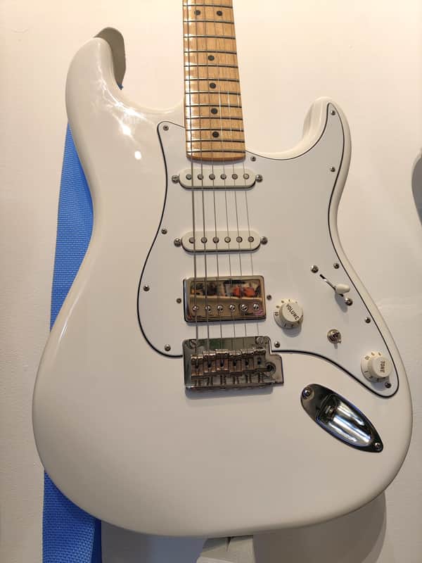 Fender Player Stratocaster HSS *UPGRADED* 2018 - 2024 - Polar White image 1