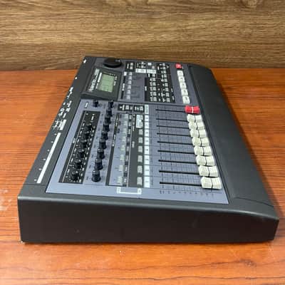 Roland VS-890 24-Bit Digital Studio Workstation 2000 - 2002 - Gray image 4