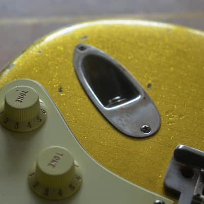 American Standard Fender Stratocaster Custom Relic Gold Sparkle image 3