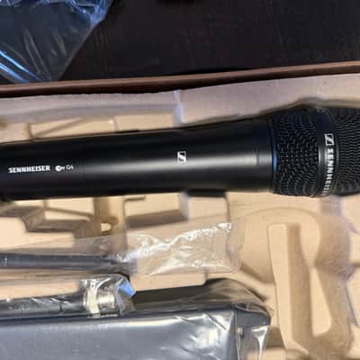 Sennheiser EW 500 G4-935 Handheld Wireless Microphone System with MMD 935 Capsule (AW+-Band: 470-558 MHz) 2010s - Black image 5