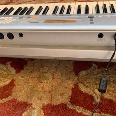 Yamaha YPT-300 Electric Portable Keyboard / Digital Piano - 61-Key Semi-Weighted image 5