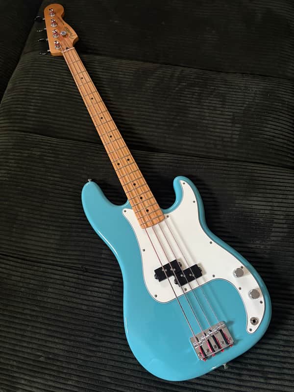 Fender Player II Precision Bass 2024 - Present - Aquatone Blue image 1