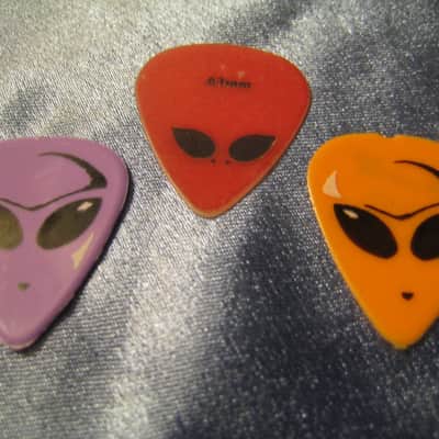 D'Andrea Alien Guitar Picks W/ Alien Design Graphics Set of 3 image 1