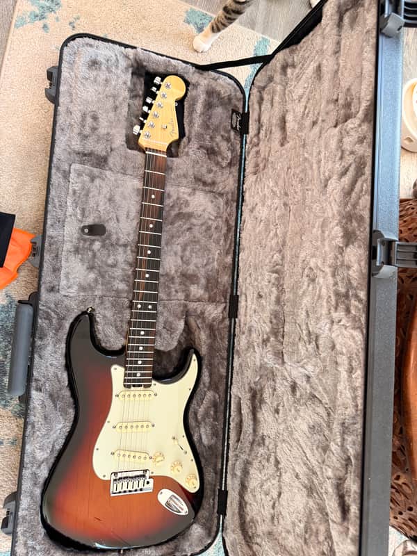 Fender Elite Stratocaster 2018 - Sunburst. With Suhr Michael Landau pickups