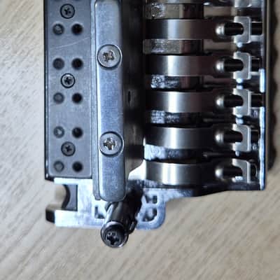 Ibanez Lo-Pro Edge tremolo - chrome image 3