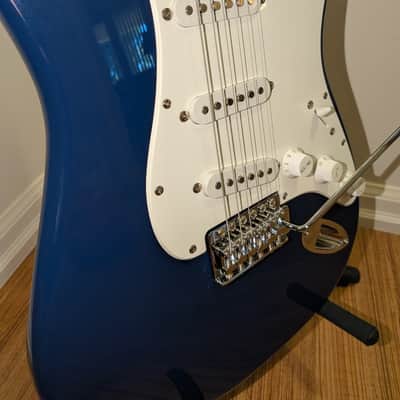 Squier Affinity Series Stratocaster with Rosewood Fretboard - Blue image 4